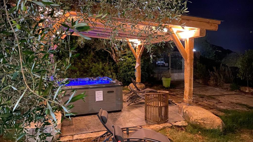 Entre Mer & Maquis, L'Ame De La Corse En Gites De Charme Avec Jacuzzi, Proche Ajaccio Peri Exteriör bild